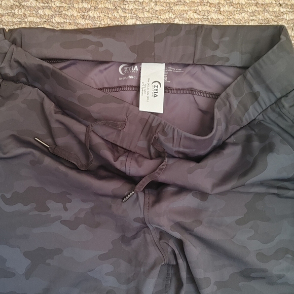 ZYIA Slate Camo Strong Joggers - XXL - Picture 8 of 9